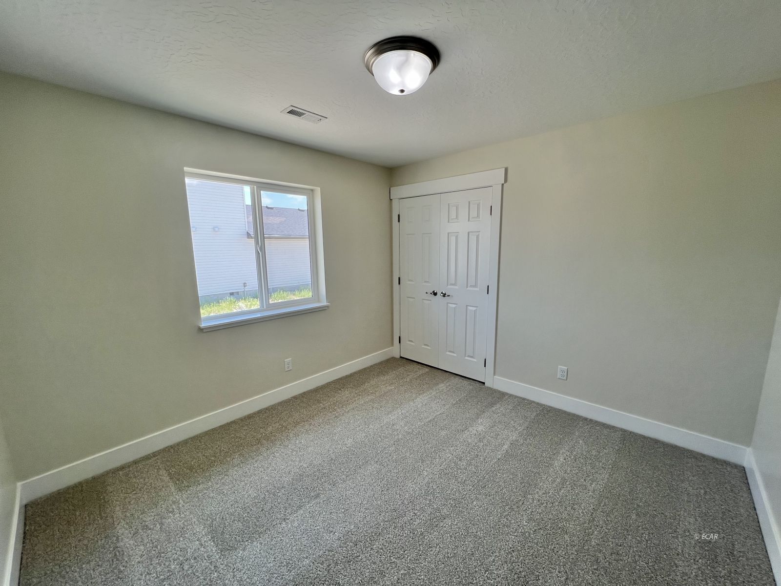 4323 Windsor Avenue Property Photo 11