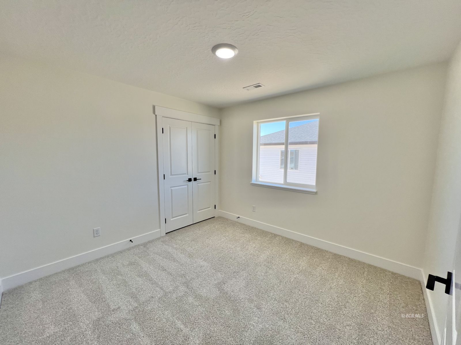 4323 Windsor Avenue Property Photo 12