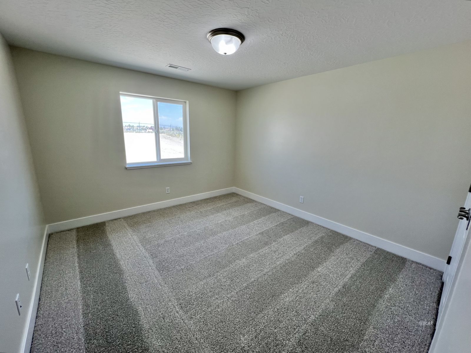 4323 Windsor Avenue Property Photo 15