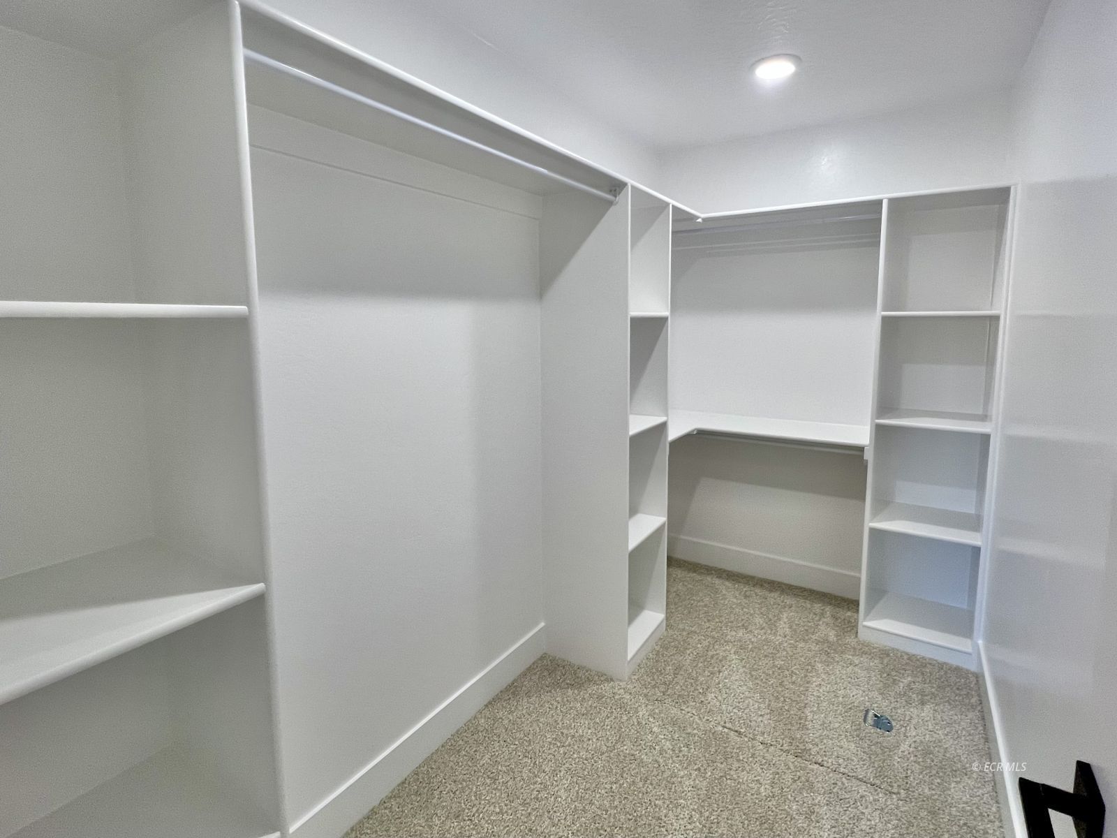 4323 Windsor Avenue Property Photo 21