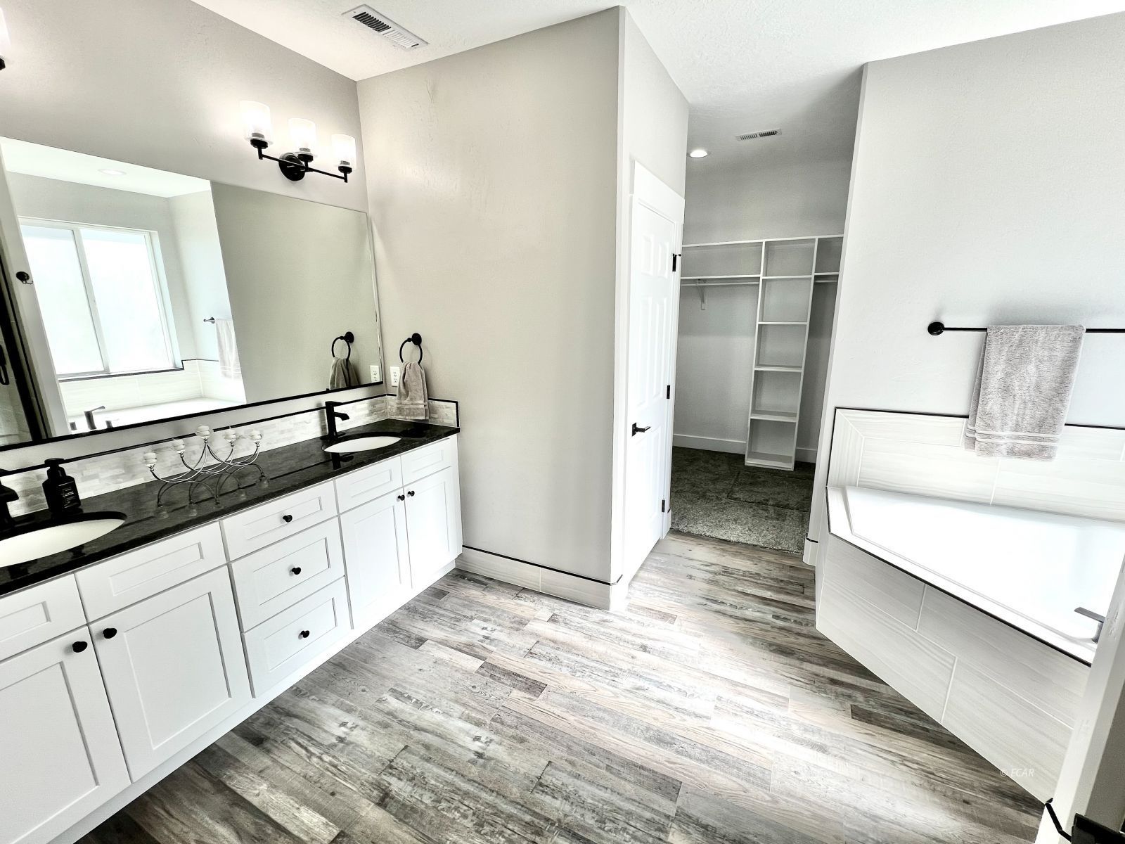 4308 Campbell Road Property Photo 18