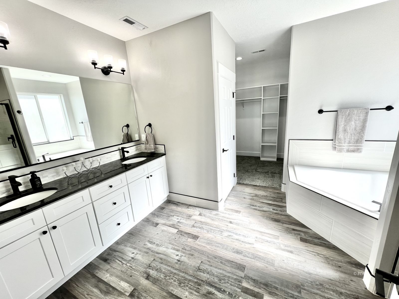 4308 Campbell Road Property Photo 20