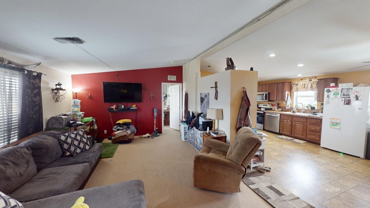 565 Brent Drive Property Photo 2