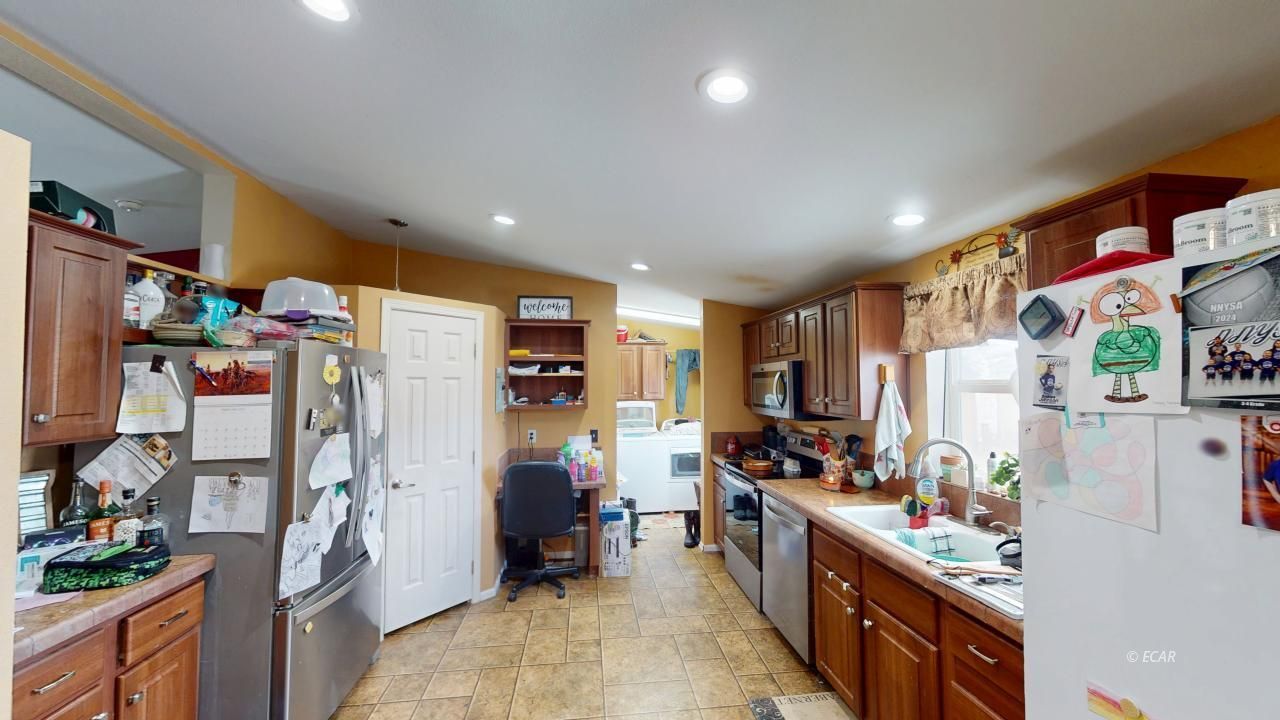 565 Brent Drive Property Photo 3