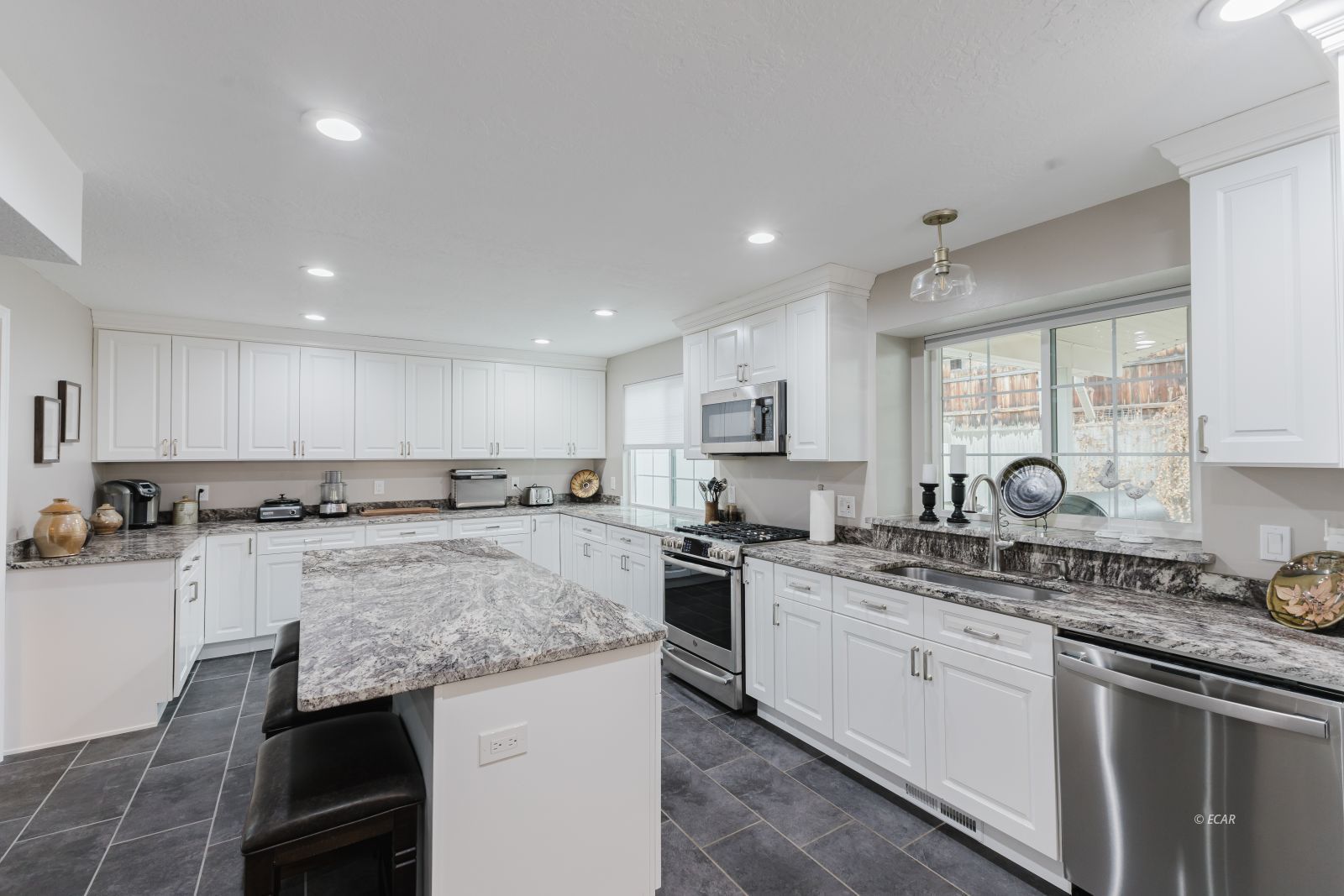 1867 Sawyer Way Property Photo 8