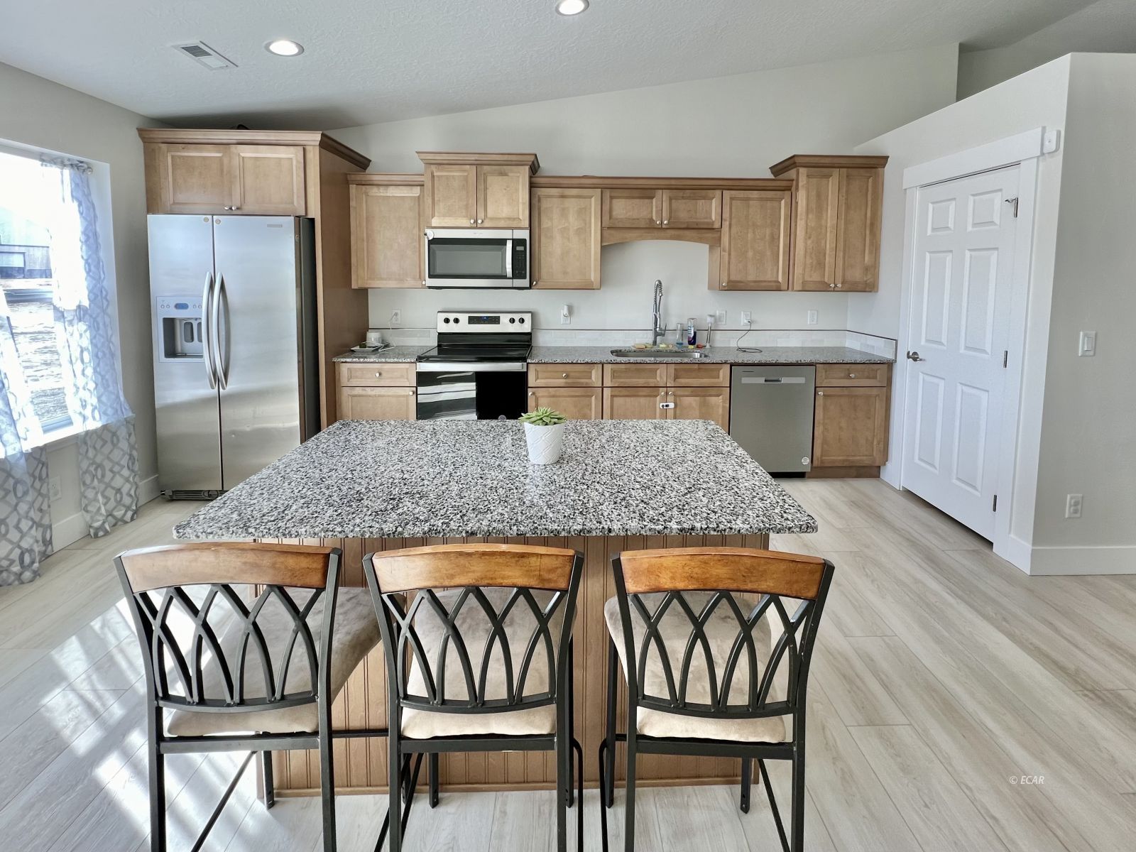 114 Spring Creek Parkway Property Photo 2