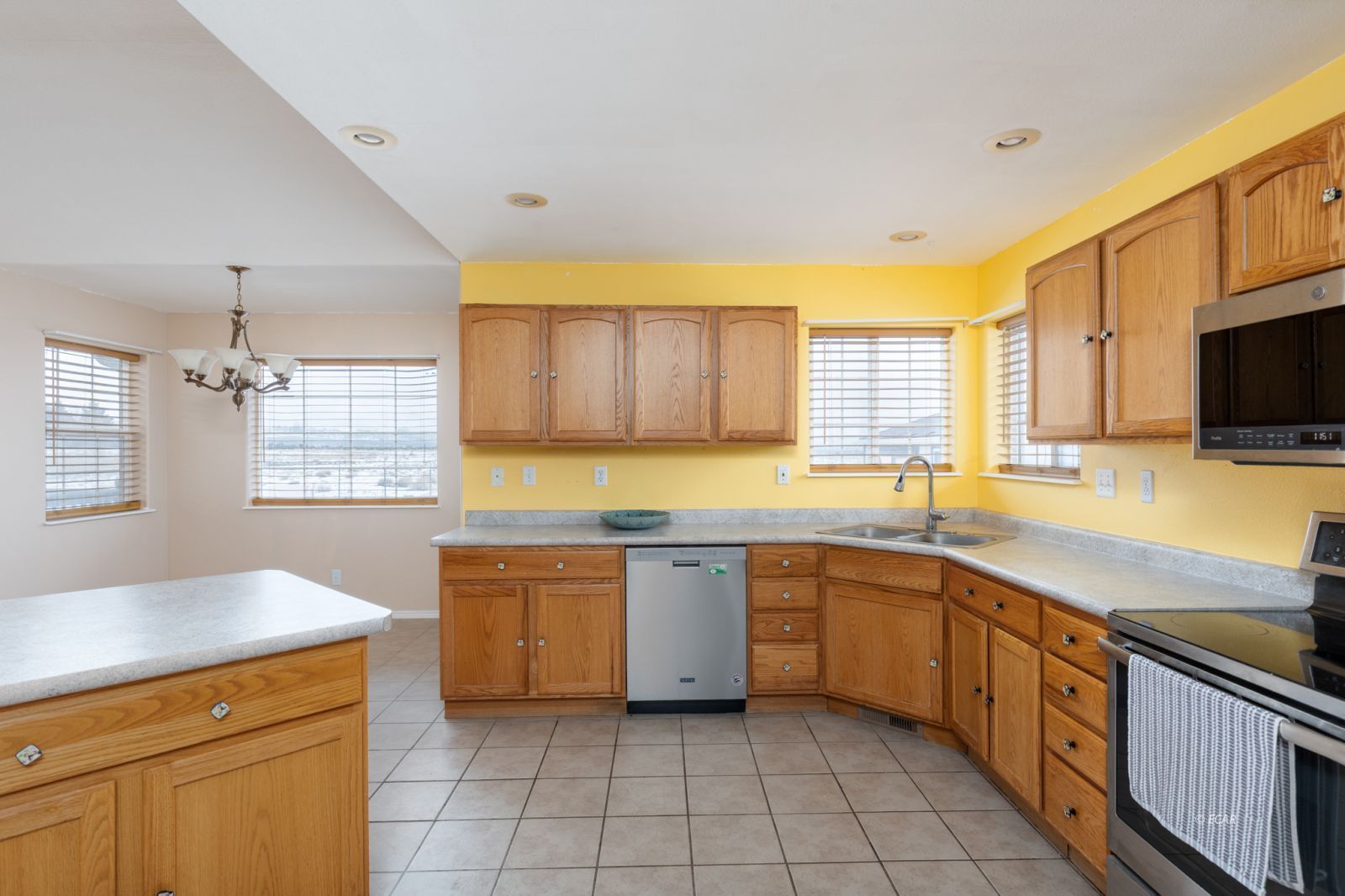 382 Oakmont Drive Property Photo 14