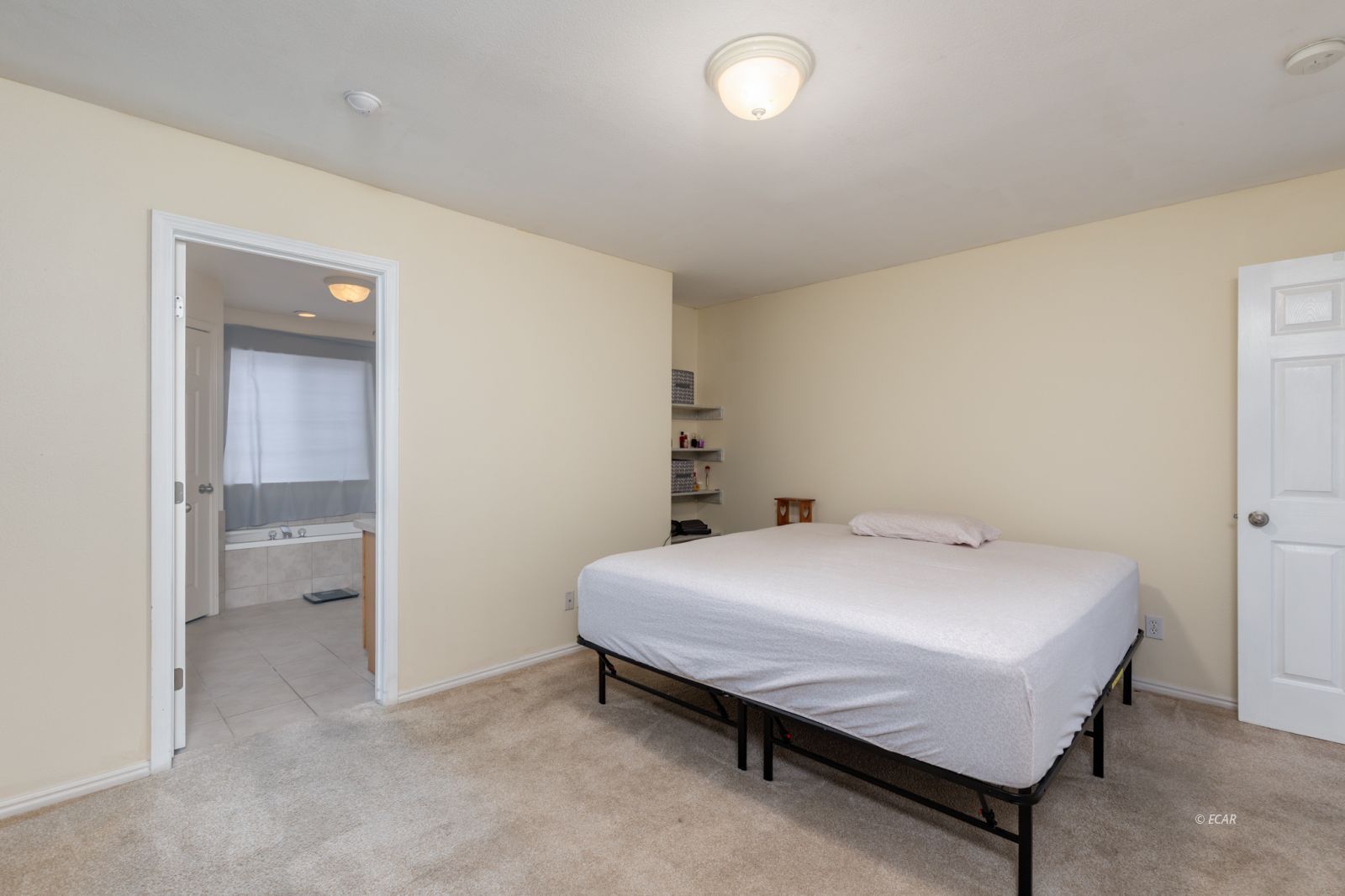 382 Oakmont Drive Property Photo 18