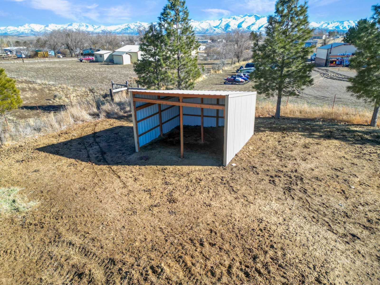425 Castlecrest Place Property Photo 5
