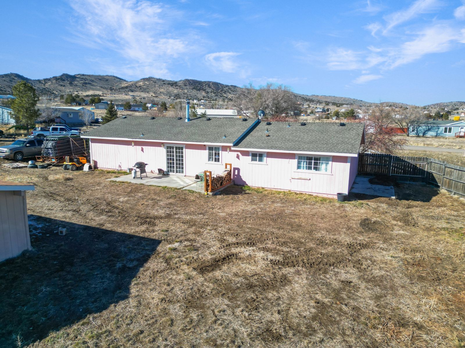 425 Castlecrest Place Property Photo 6