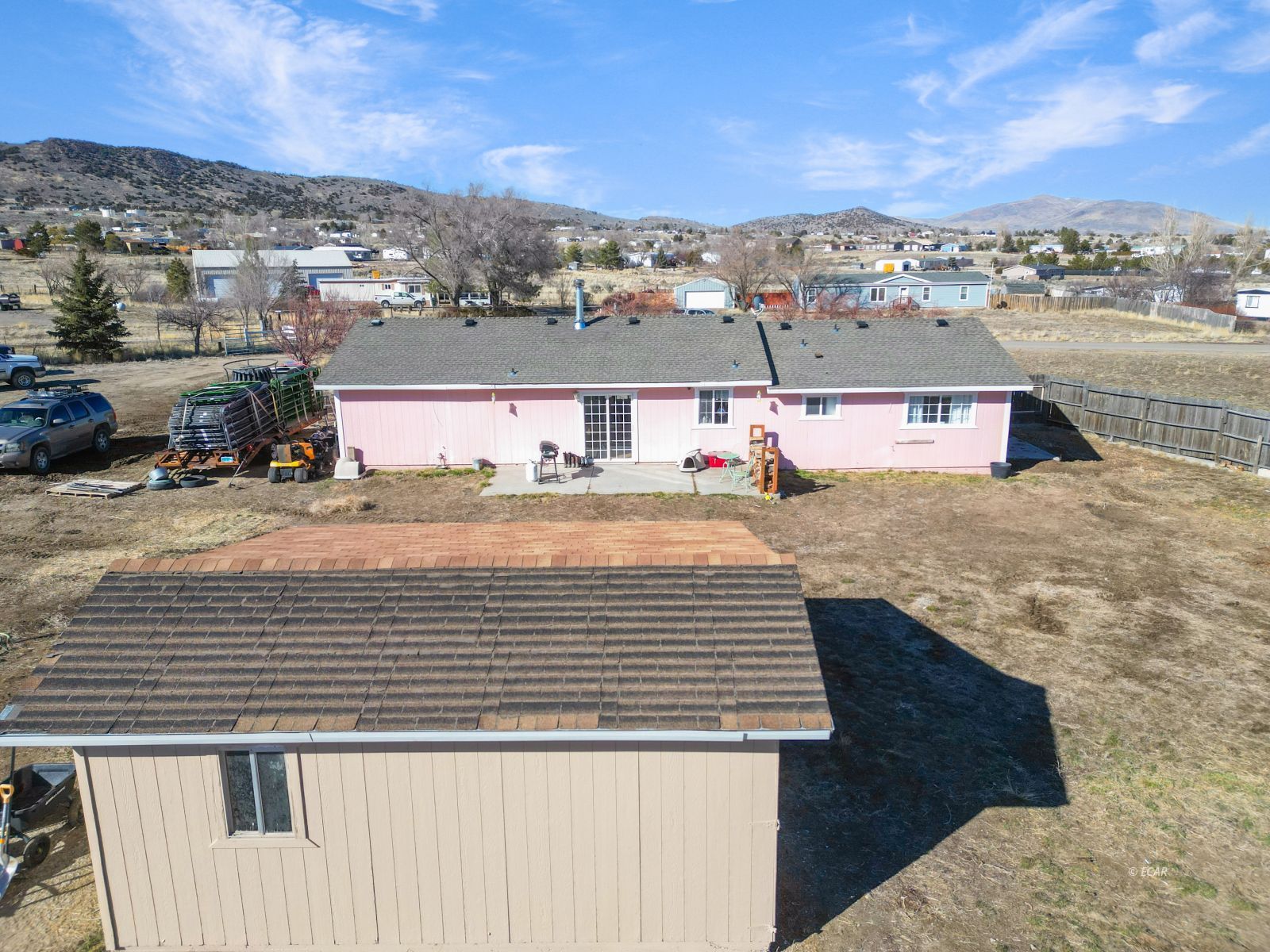 425 Castlecrest Place Property Photo 8