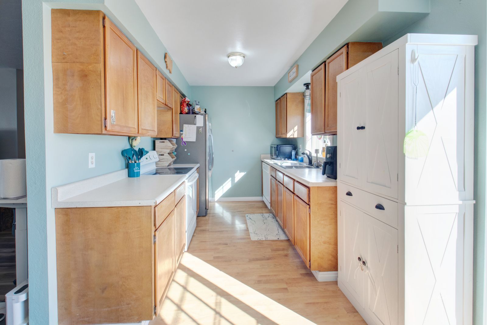 425 Castlecrest Place Property Photo 14
