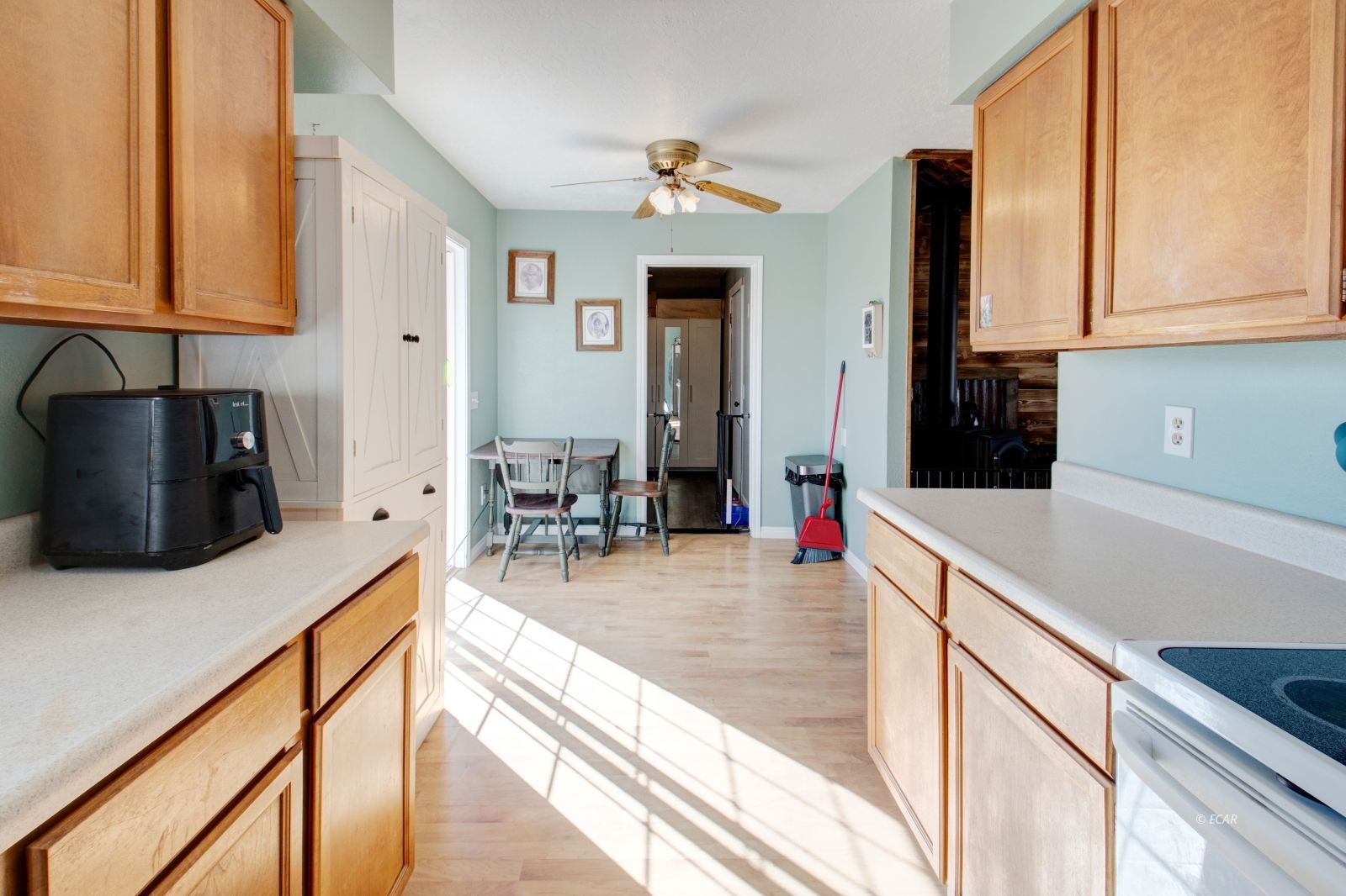 425 Castlecrest Place Property Photo 15