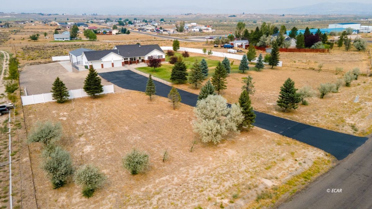 415 Diamondback Drive Property Photo 3