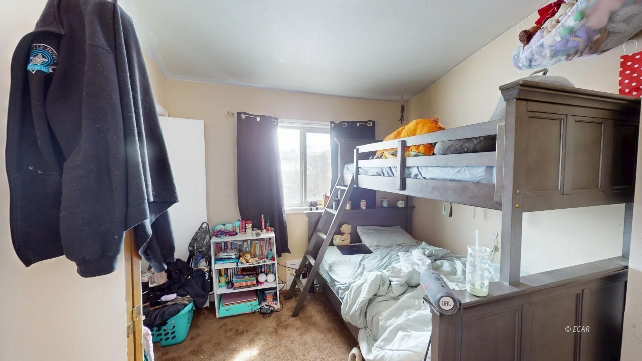 391 Edgebrook Drive Property Photo 4