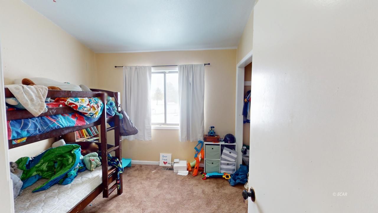 391 Edgebrook Drive Property Photo 5