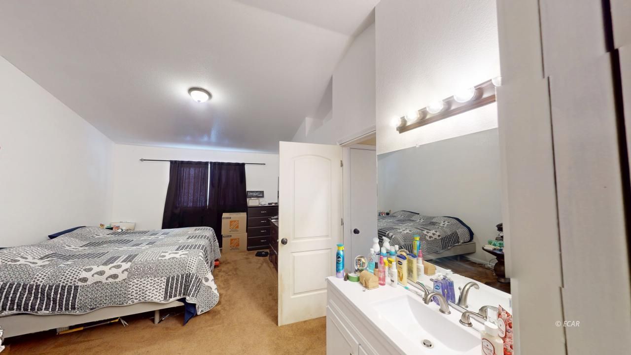 391 Edgebrook Drive Property Photo 8