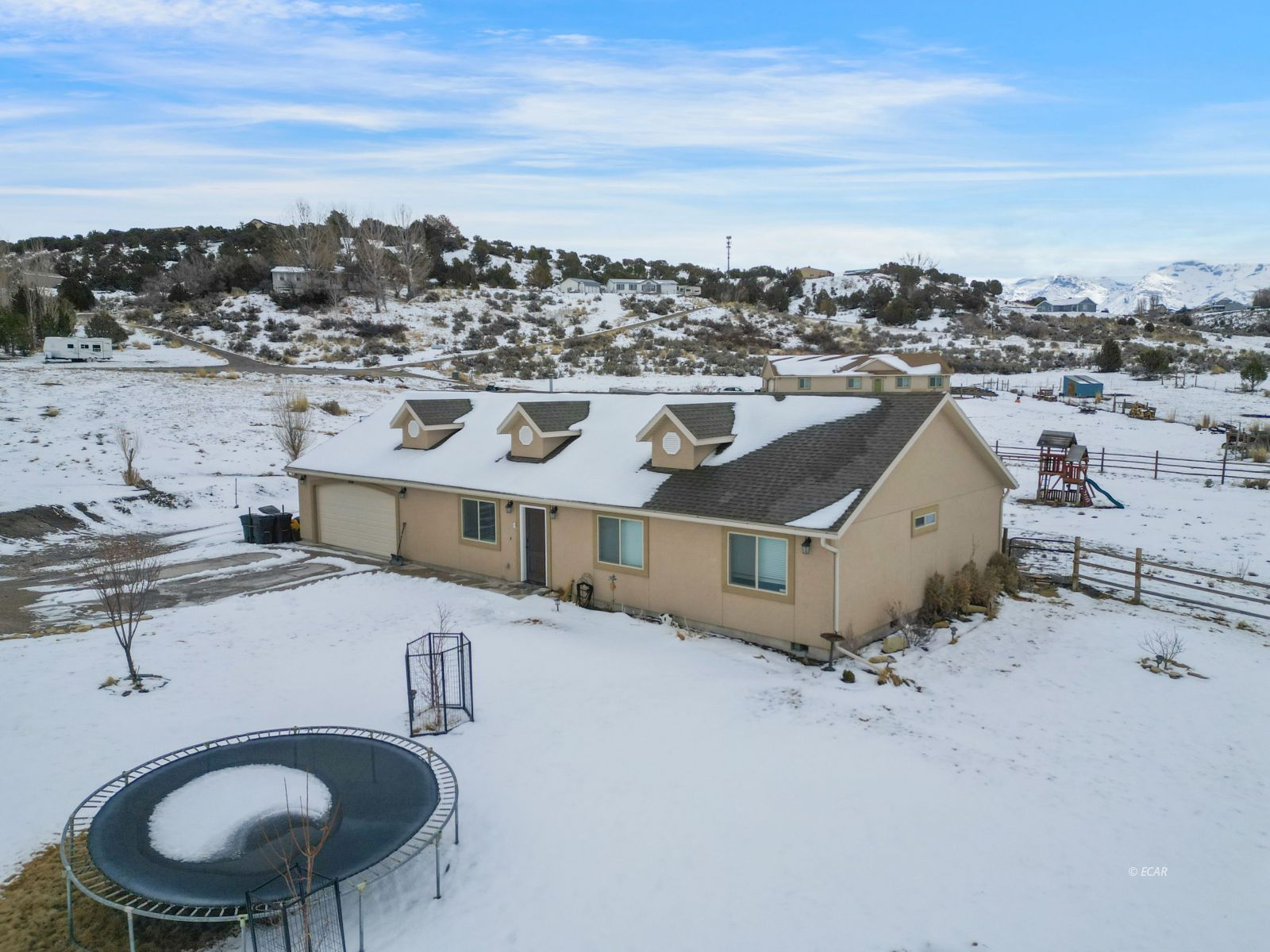436 Country Club Plaza Property Photo 2