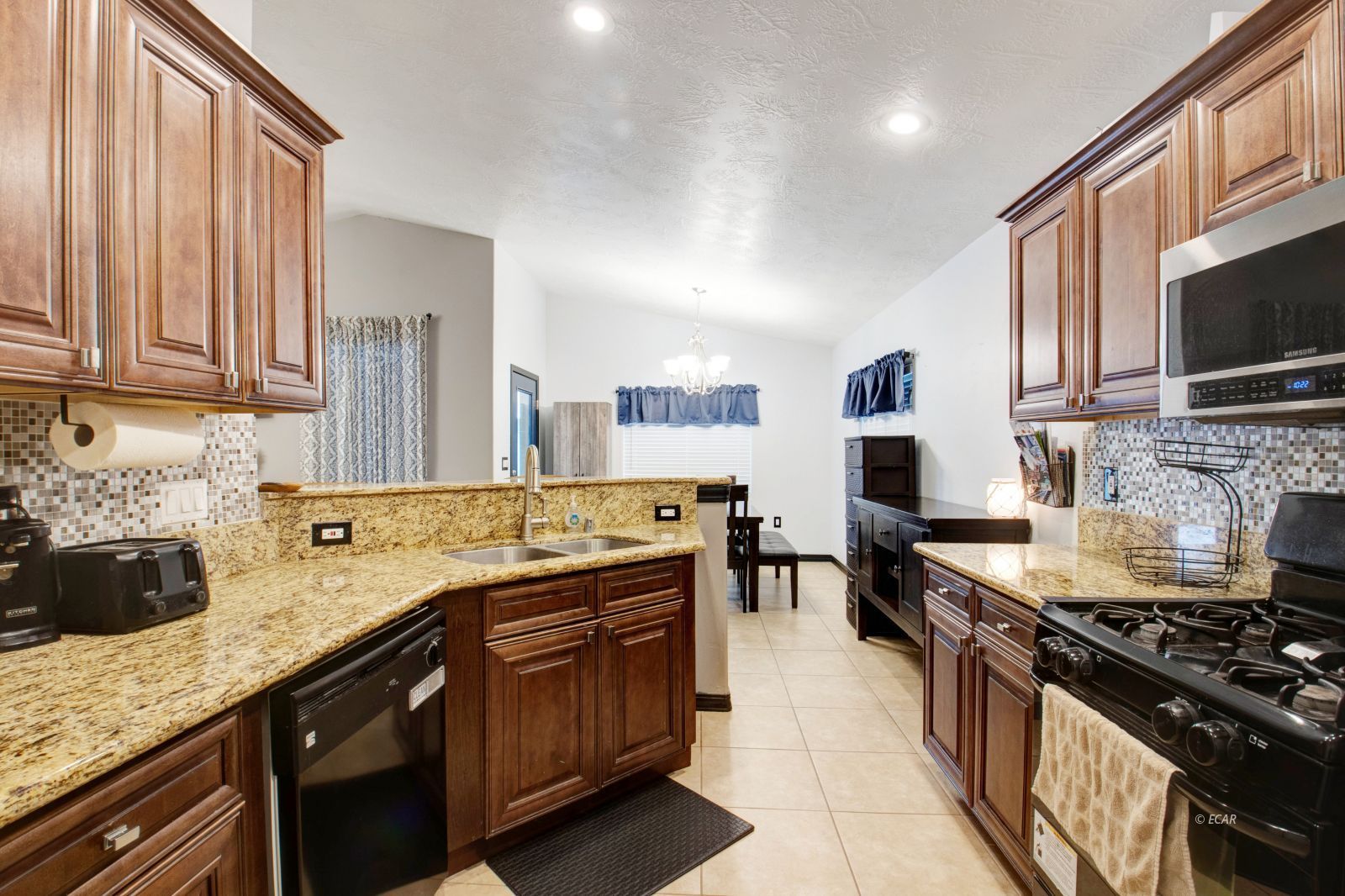 430 Flora View Property Photo 10