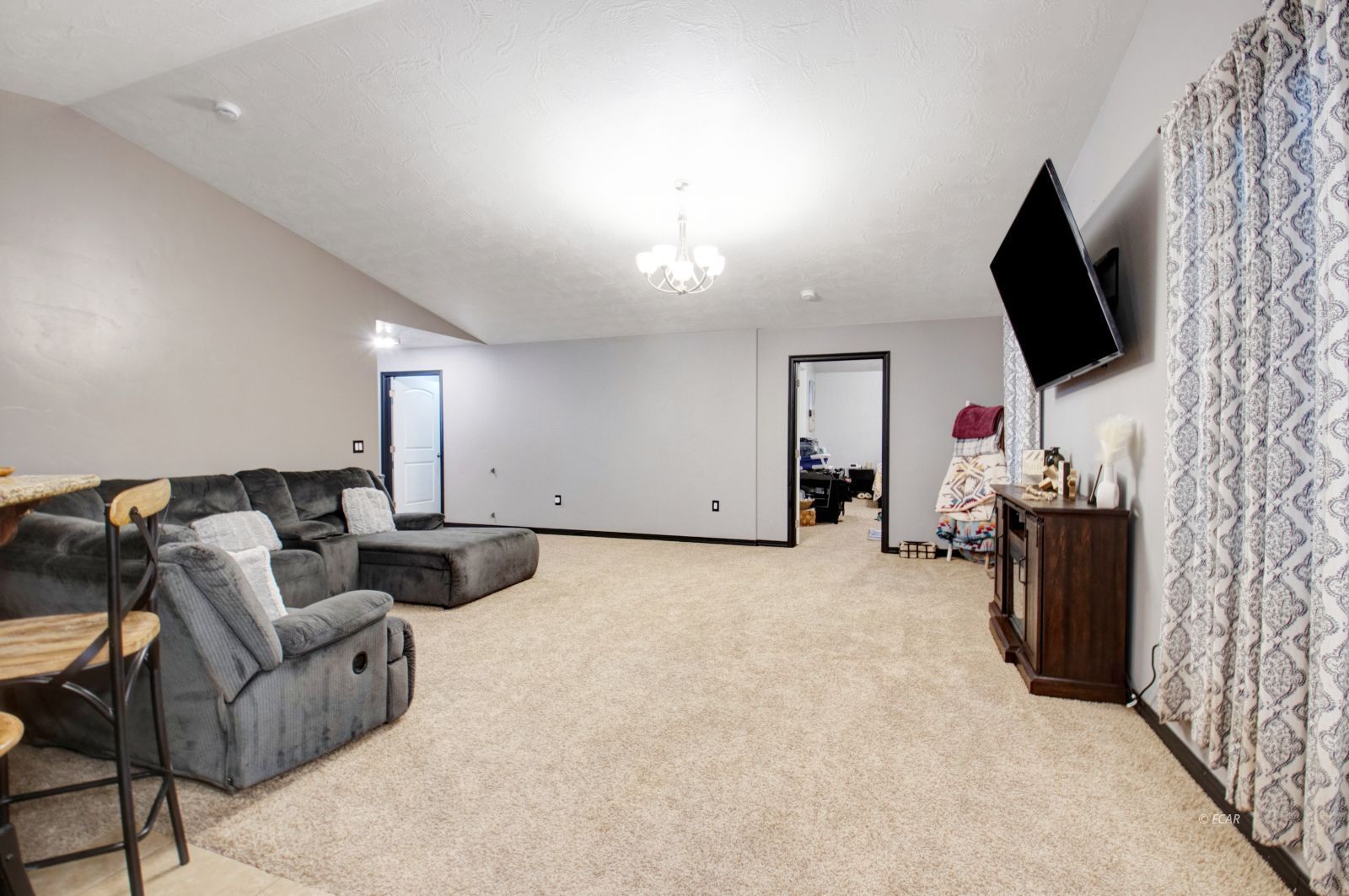 430 Flora View Property Photo 12