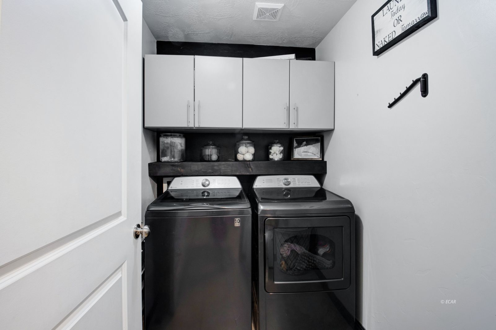 430 Flora View Property Photo 25