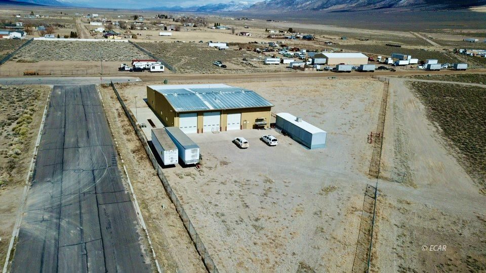 933 North Industrial Way Property Photo