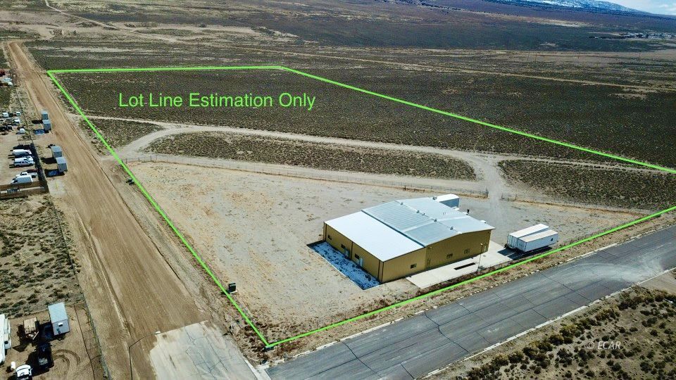 933 North Industrial Way Property Photo 5