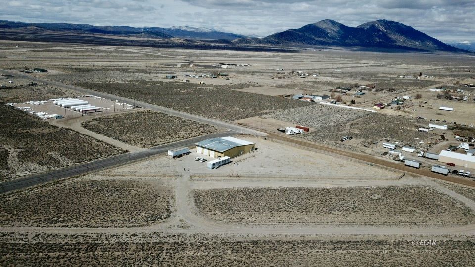 933 North Industrial Way Property Photo 7