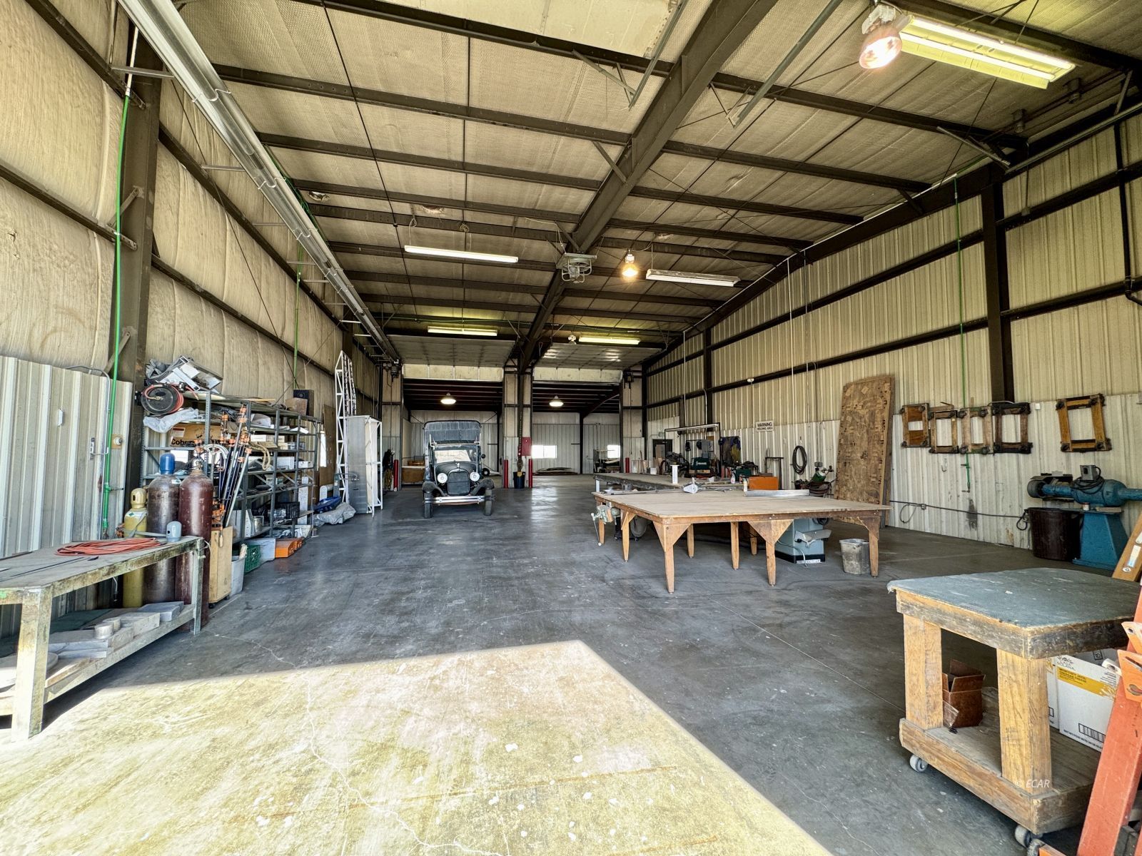 933 North Industrial Way Property Photo 8