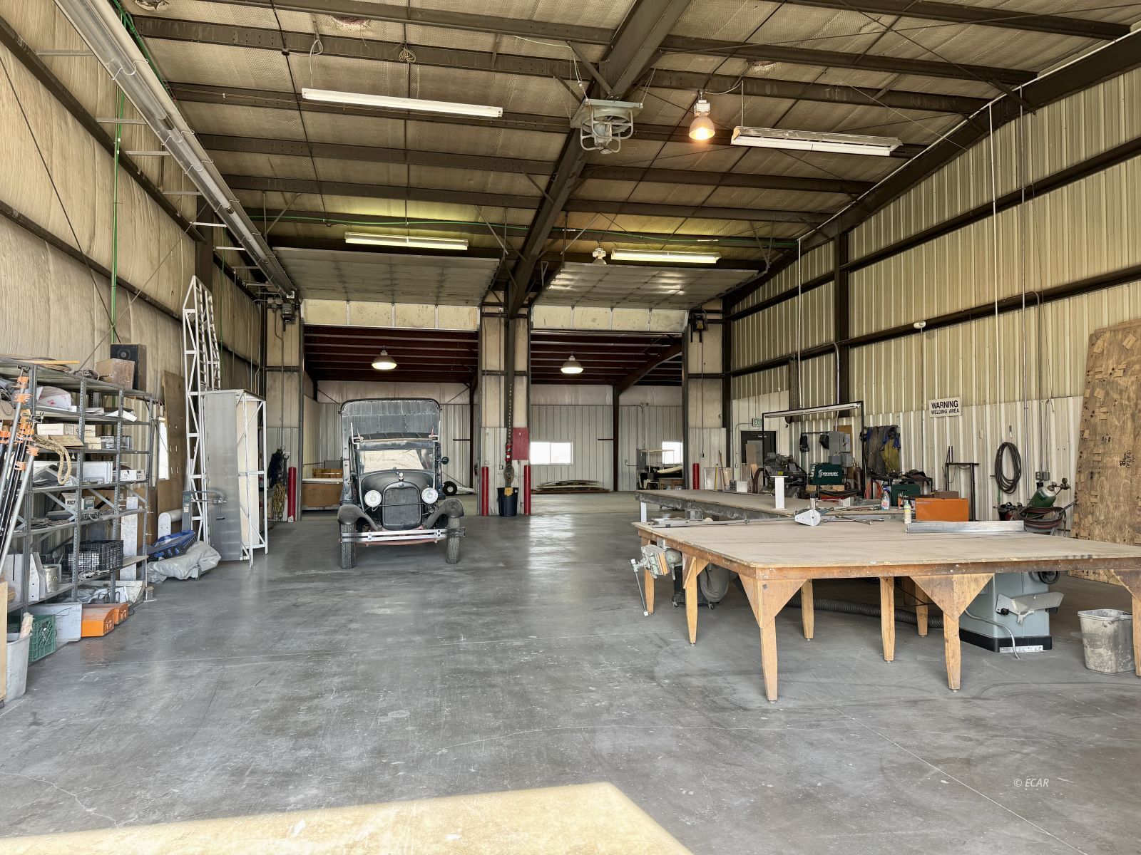 933 North Industrial Way Property Photo 9