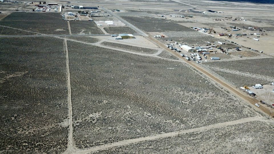 933 North Industrial Way Property Photo 27