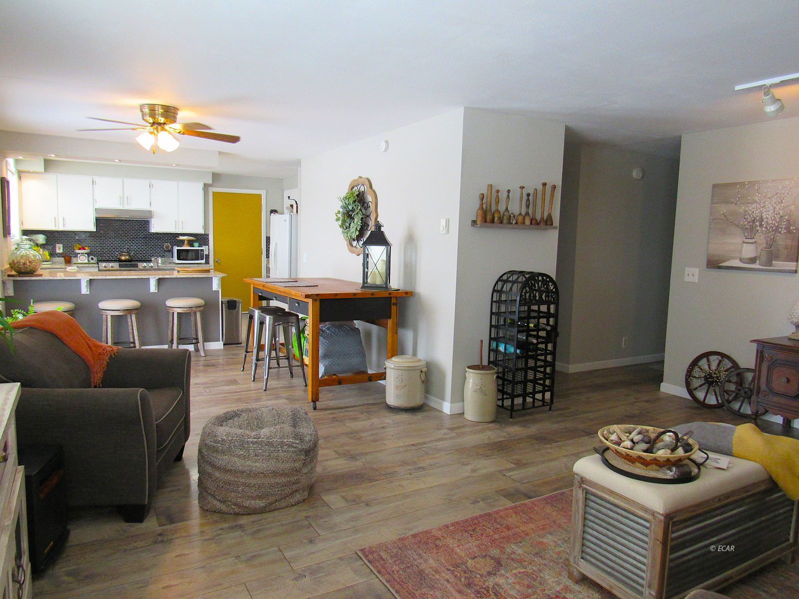 520 Ashcroft Drive Property Photo 3