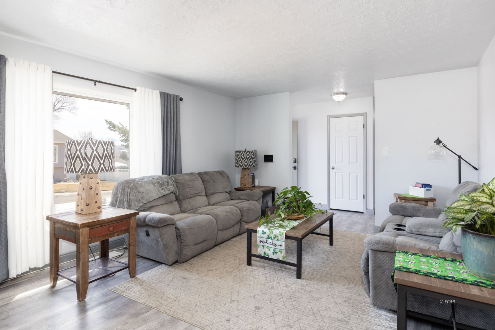 3193 Scenic View Drive Property Photo 4