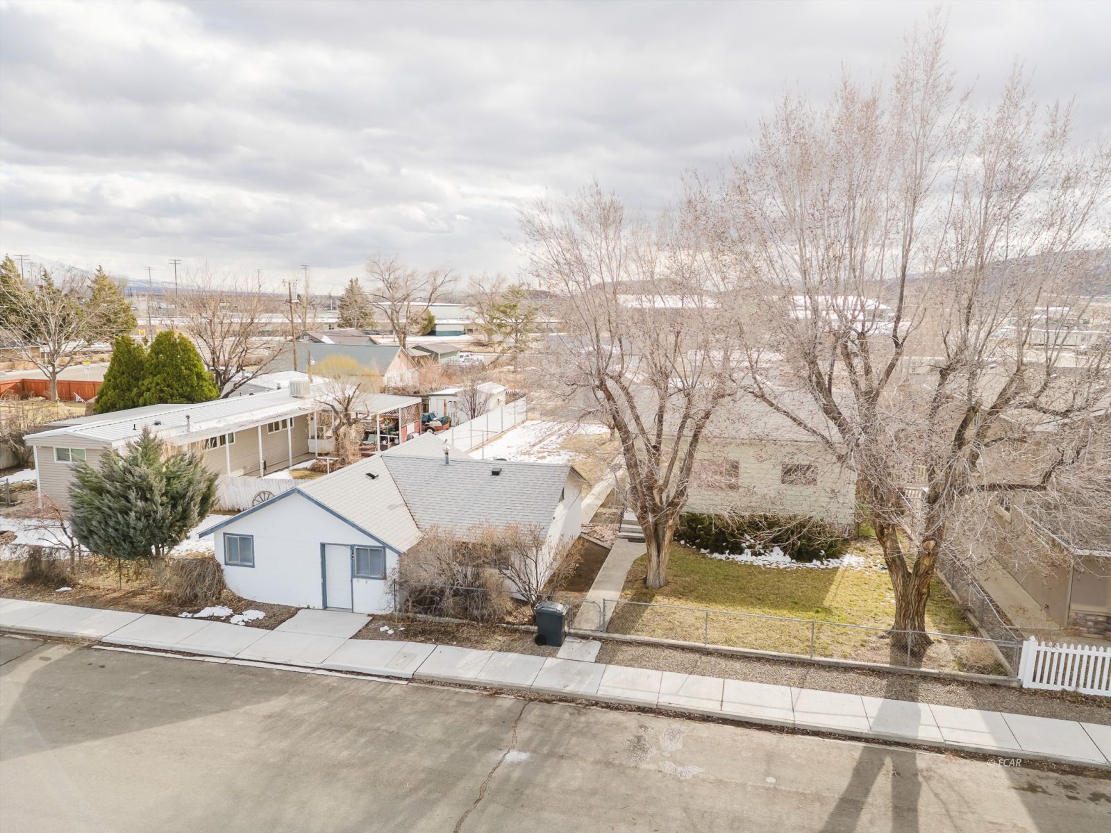 134 E 6th Street Property Photo 1