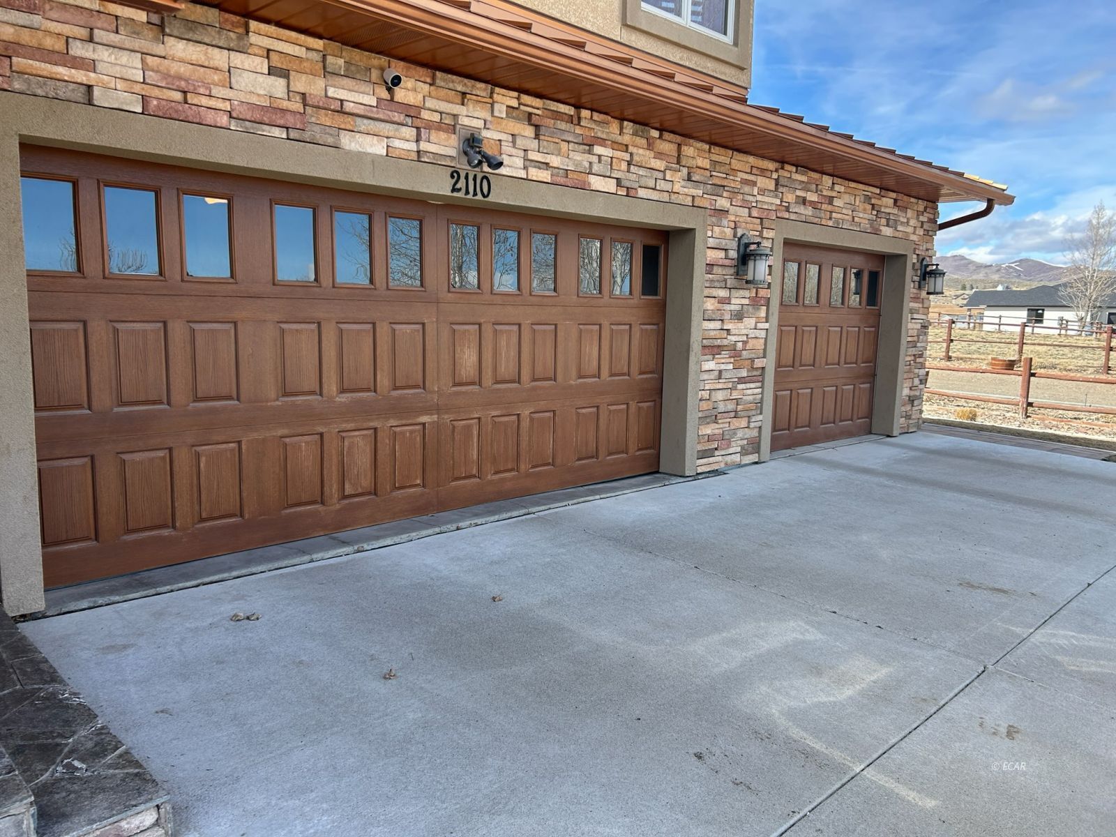 2110 Pratt Dr. Drive Property Photo 2