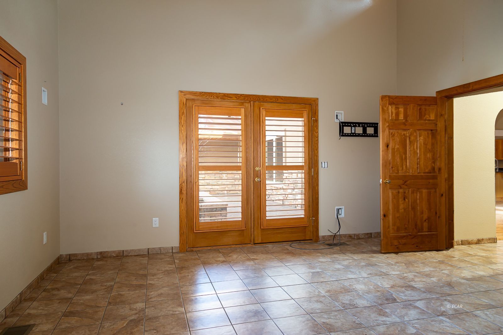 2110 Pratt Dr. Drive Property Photo 3