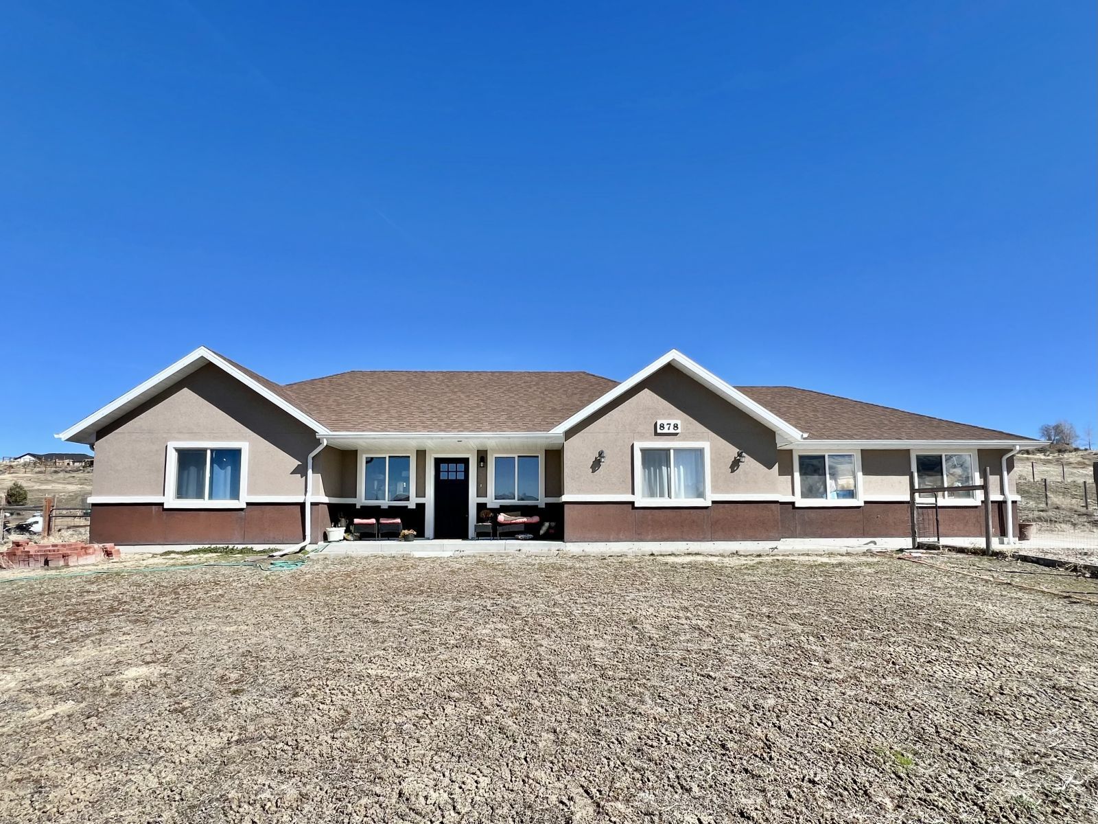 878 Blue Jay Drive Property Photo