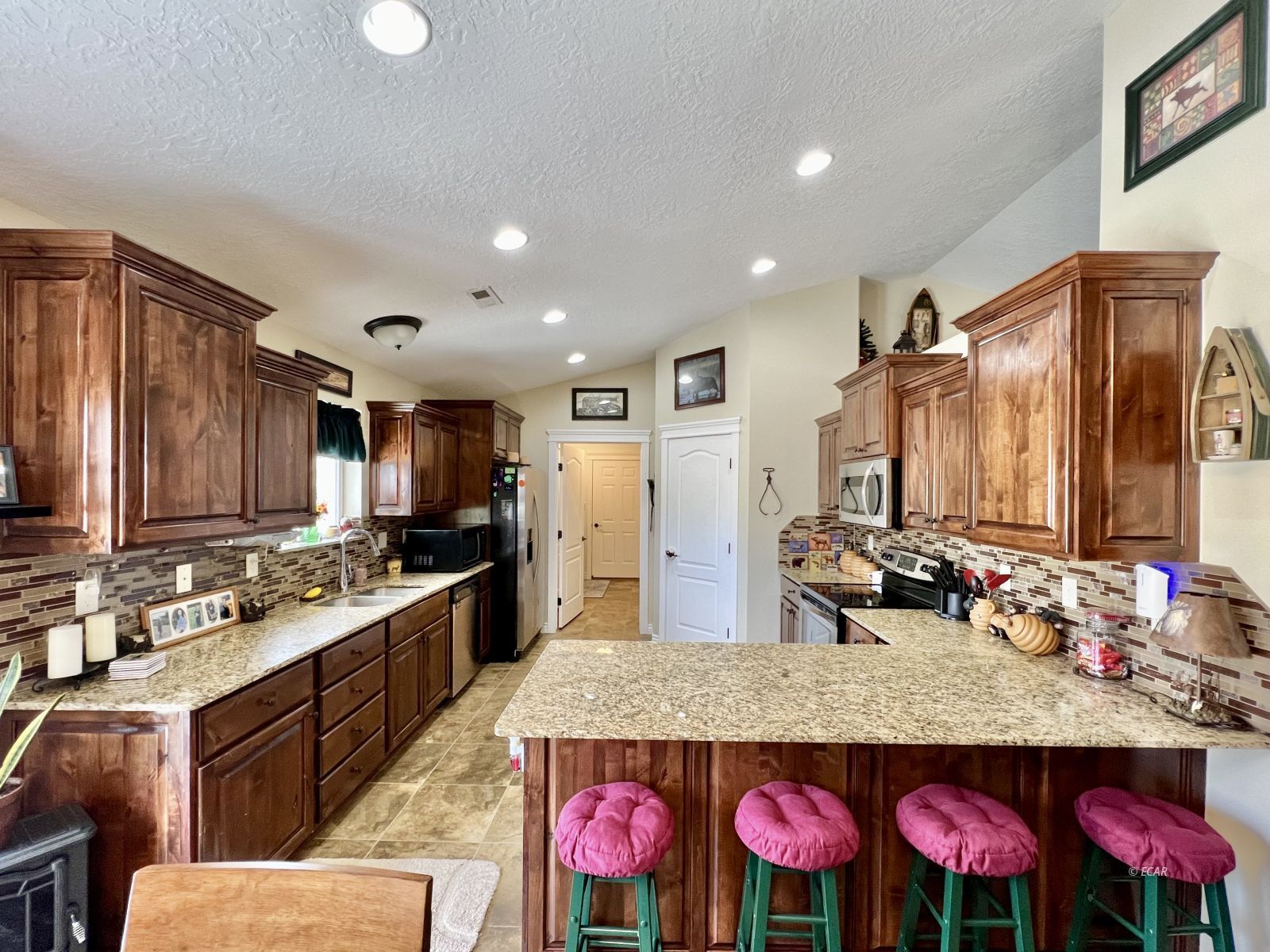 878 Blue Jay Drive Property Photo 2