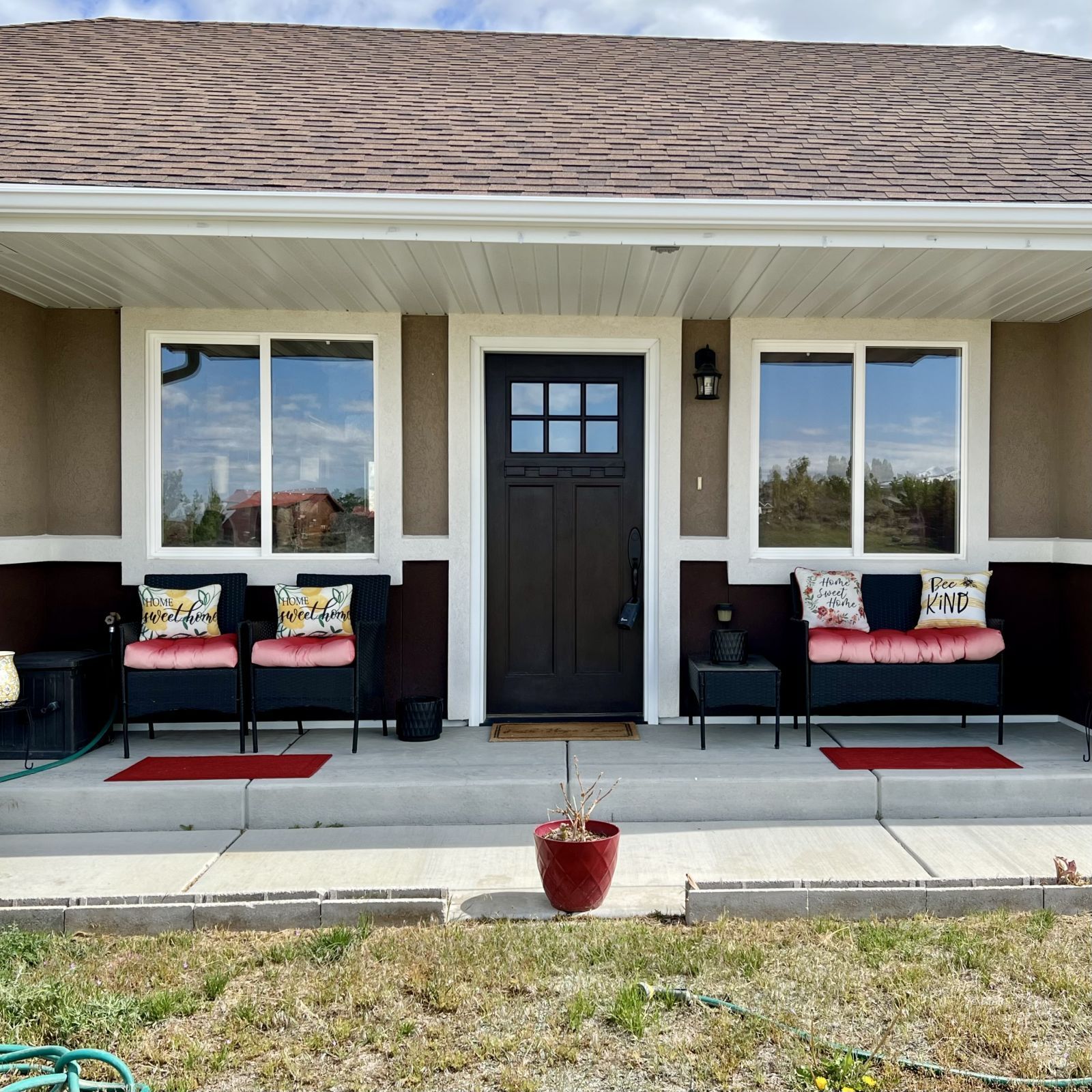 878 Blue Jay Drive Property Photo 4