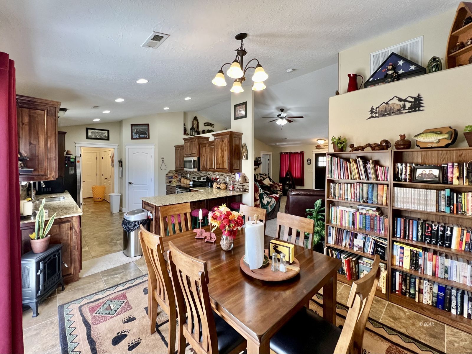 878 Blue Jay Drive Property Photo 7