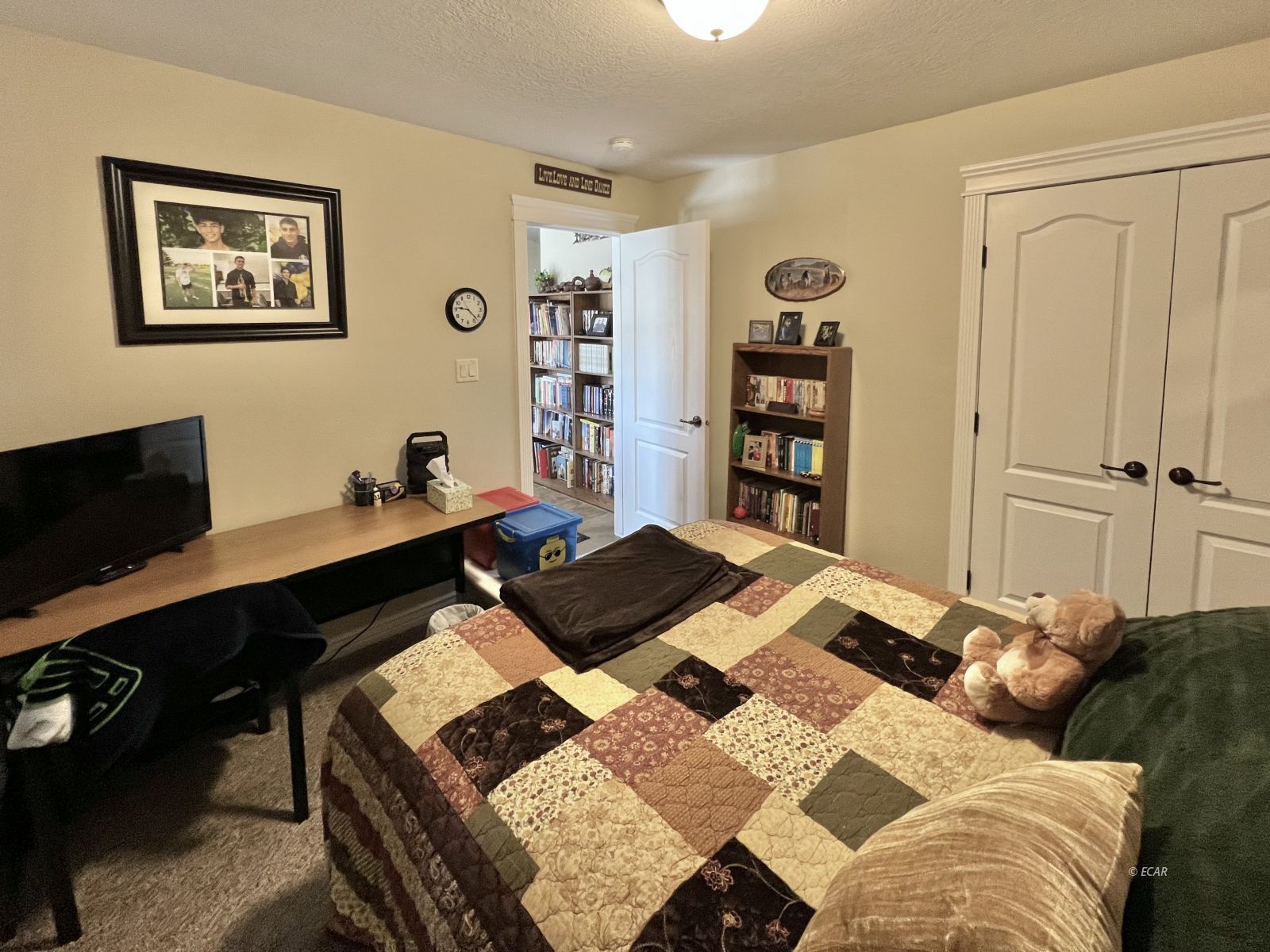 878 Blue Jay Drive Property Photo 14