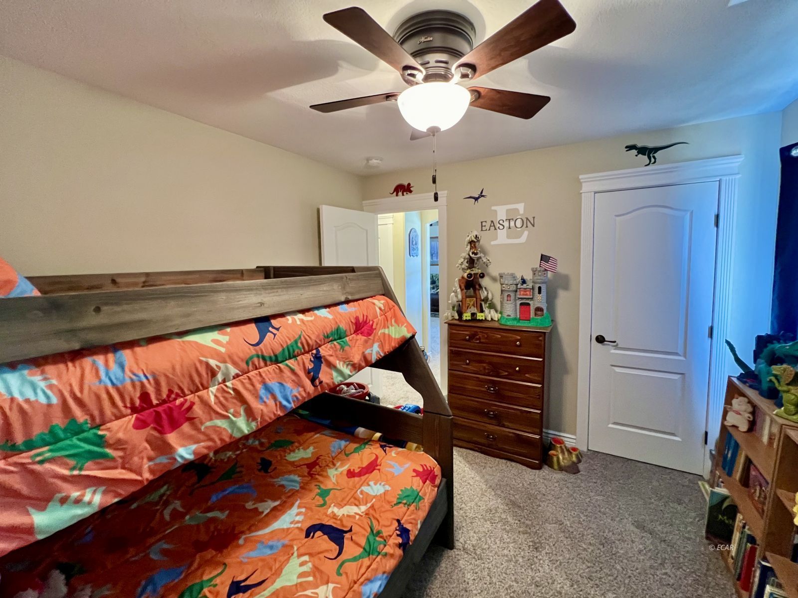 878 Blue Jay Drive Property Photo 16