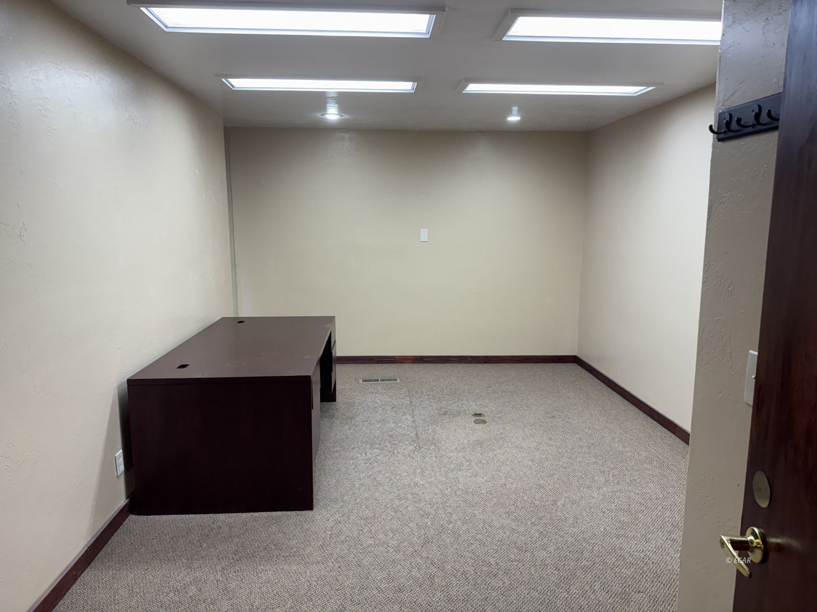 790 Commercial Street Ste B Property Photo 5