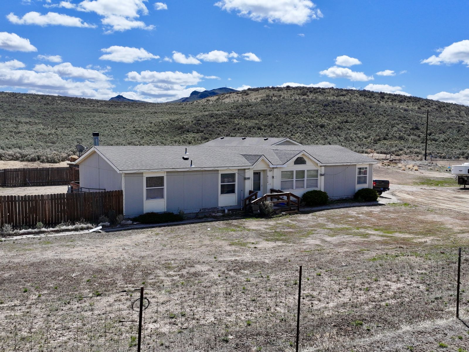 8114 Honey Do Road Property Photo 4
