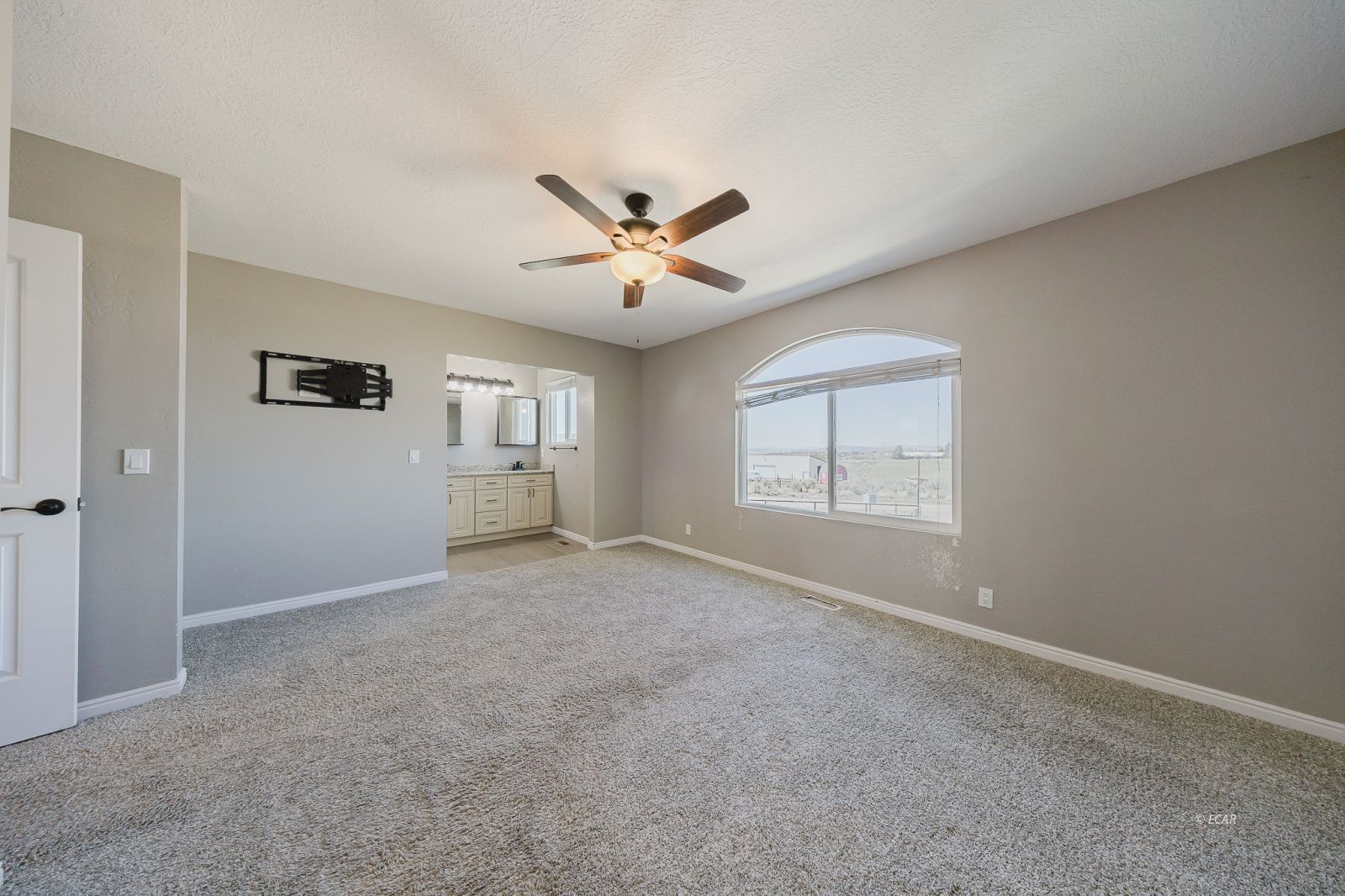 384 Ashburn Drive Property Photo 37