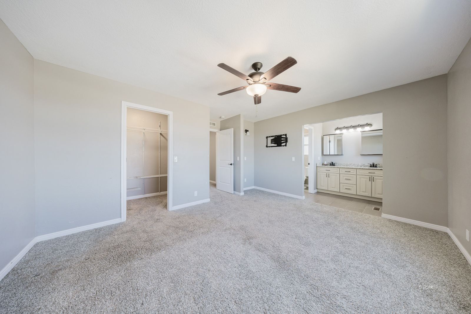 384 Ashburn Drive Property Photo 38