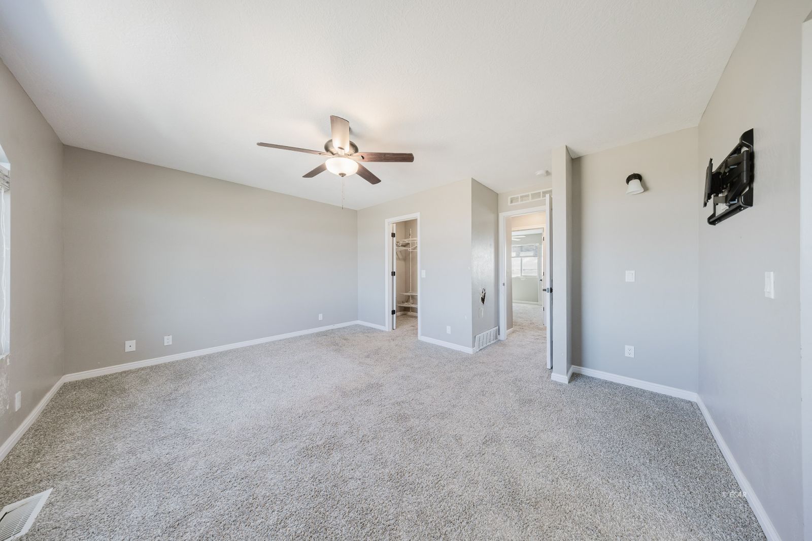 384 Ashburn Drive Property Photo 39