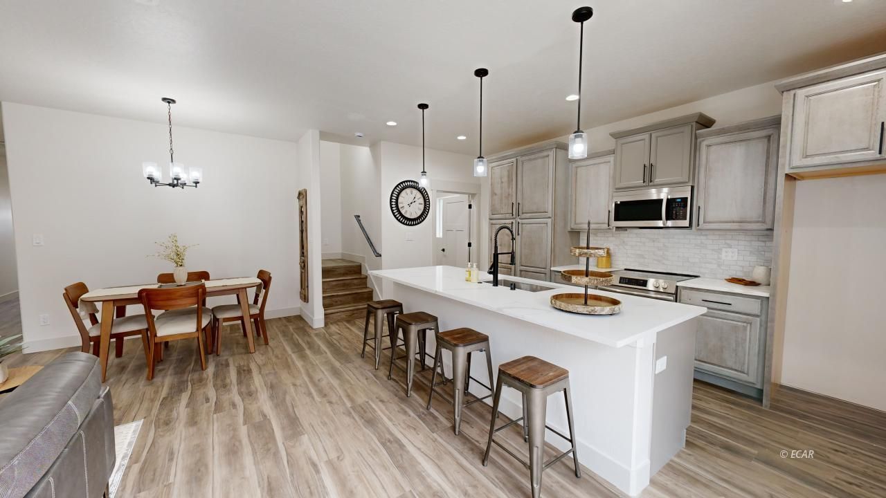 2611 Platinum Drive Property Photo 5