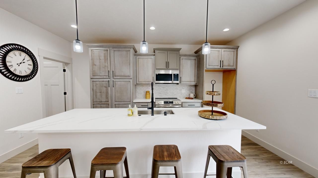 2611 Platinum Drive Property Photo 9