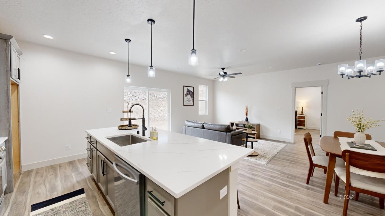 2611 Platinum Drive Property Photo 10